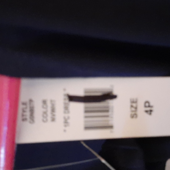 Dress - Picture 5 of 5